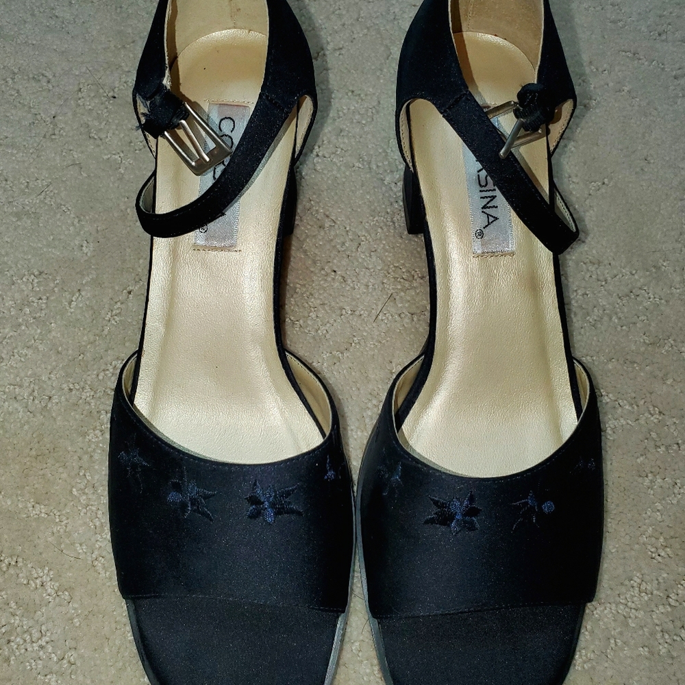 Like New Navy Blue Dress Sandals
